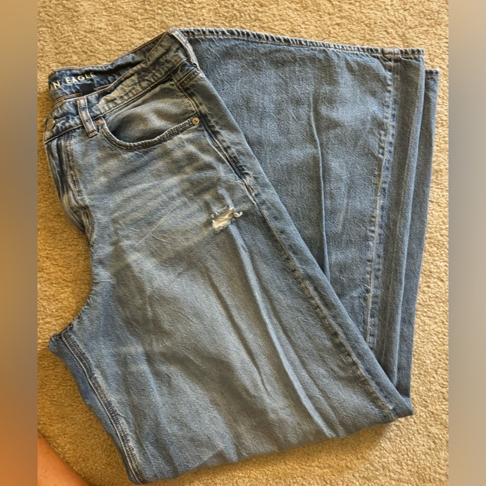 Women’s American Eagle jeans super high-rise ultra wide leg